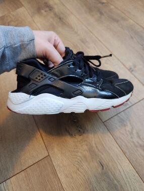 5Y Kids Nike Haurache Sneakers